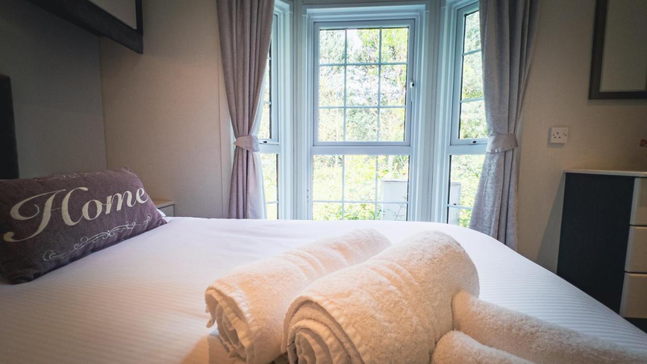 Angie'S Haven, Superb 2 Bedroom Lodge With Hot Tub - Sleeps 6 - Felmoor Park 몰페스 외부 사진